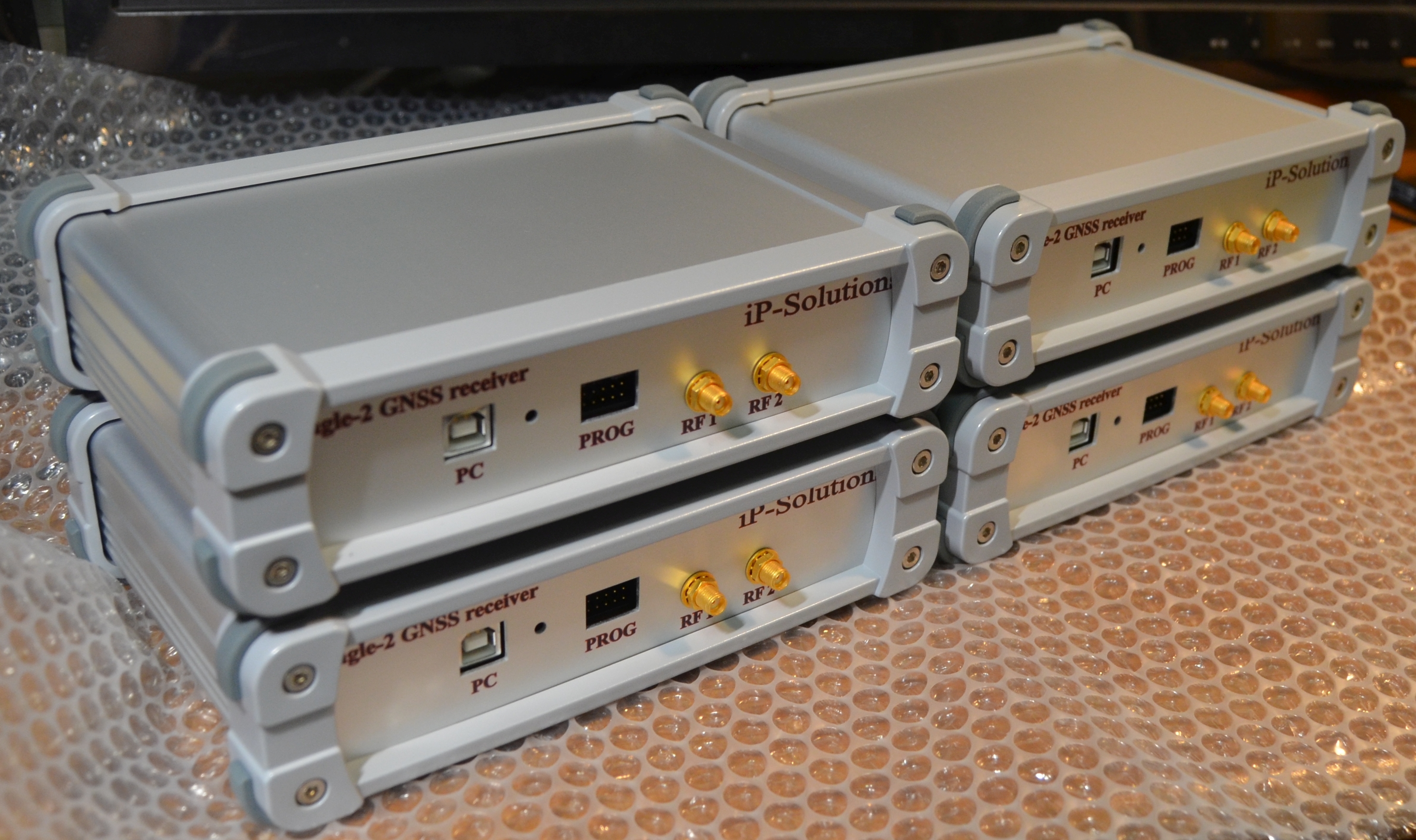 Compact IP-Solutions GNSS RF front-end hardware configurations